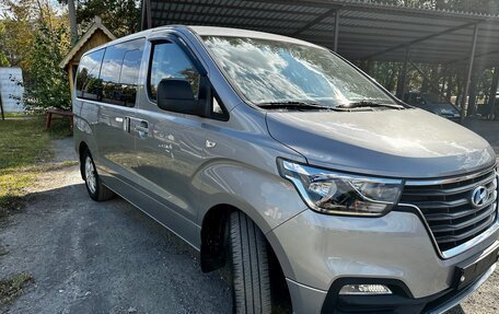 Hyundai Grand Starex Grand Starex I рестайлинг 2, 2019 год, 3 590 000 рублей, 19 фотография