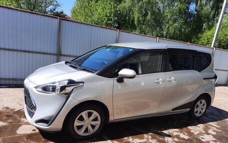 Toyota Sienta II, 2018 год, 1 760 000 рублей, 29 фотография