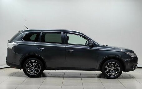 Mitsubishi Outlander III рестайлинг 3, 2014 год, 1 614 000 рублей, 5 фотография