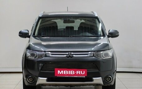 Mitsubishi Outlander III рестайлинг 3, 2014 год, 1 614 000 рублей, 4 фотография