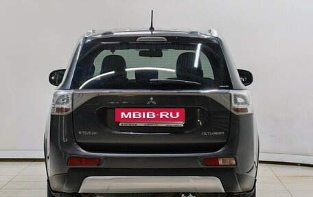 Mitsubishi Outlander III рестайлинг 3, 2014 год, 1 614 000 рублей, 3 фотография