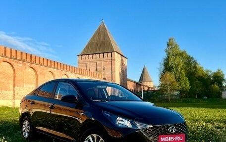 Hyundai Solaris II рестайлинг, 2021 год, 1 980 000 рублей, 5 фотография