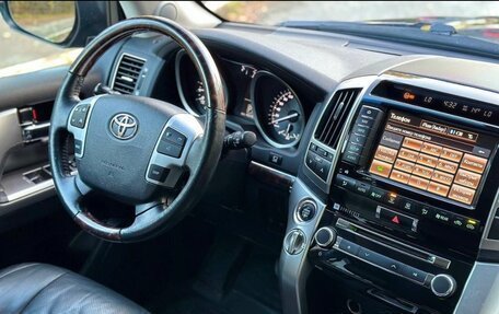 Toyota Land Cruiser 200, 2014 год, 3 899 999 рублей, 21 фотография
