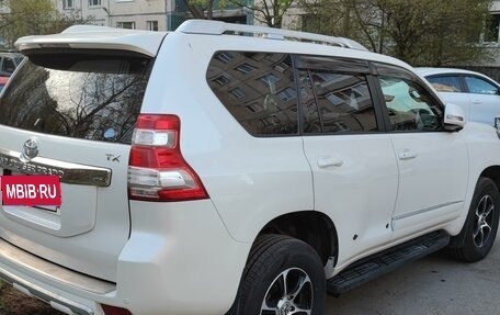 Toyota Land Cruiser Prado 150 рестайлинг 2, 2013 год, 3 650 000 рублей, 4 фотография