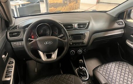 KIA Rio III рестайлинг, 2013 год, 998 000 рублей, 15 фотография