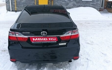 Toyota Camry, 2017 год, 2 575 000 рублей, 2 фотография