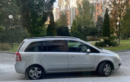 Opel Zafira B, 2008 год, 650 000 рублей, 3 фотография