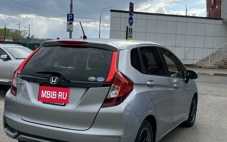 Honda Fit III, 2018 год, 1 350 000 рублей, 6 фотография