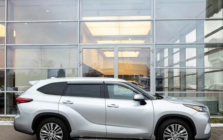 Toyota Highlander, 2020 год, 3 930 000 рублей, 4 фотография