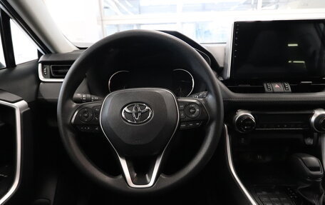Toyota RAV4, 2022 год, 4 050 000 рублей, 15 фотография