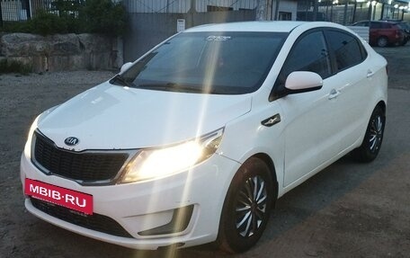 KIA Rio III рестайлинг, 2015 год, 750 000 рублей, 2 фотография