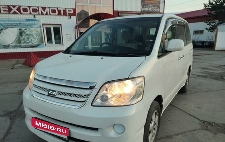 Toyota Noah III, 2001 год, 885 000 рублей, 3 фотография