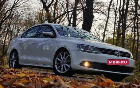 Volkswagen Jetta VI, 2014 год, 1 400 000 рублей, 2 фотография