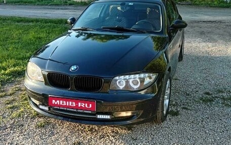 BMW 1 серия, 2007 год, 749 000 рублей, 1 фотография