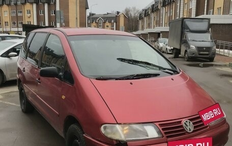 Volkswagen Sharan I рестайлинг, 1998 год, 260 000 рублей, 2 фотография