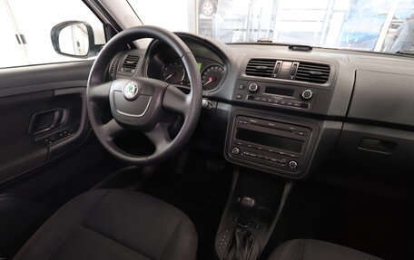 Skoda Fabia II, 2011 год, 900 000 рублей, 12 фотография