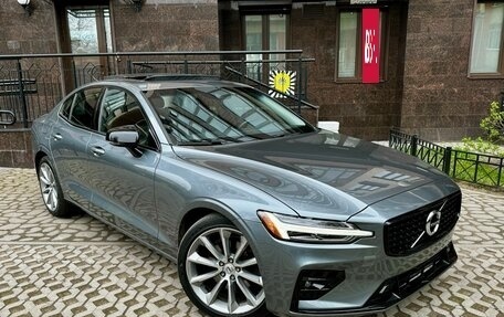 Volvo S60 III, 2021 год, 3 500 000 рублей, 2 фотография