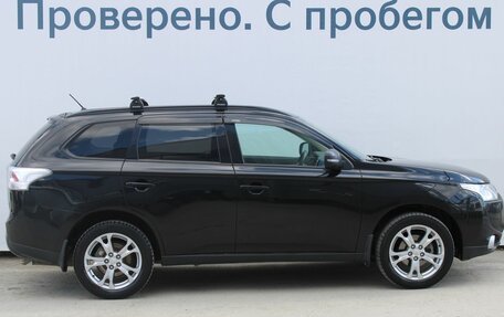 Mitsubishi Outlander III рестайлинг 3, 2013 год, 1 697 000 рублей, 4 фотография