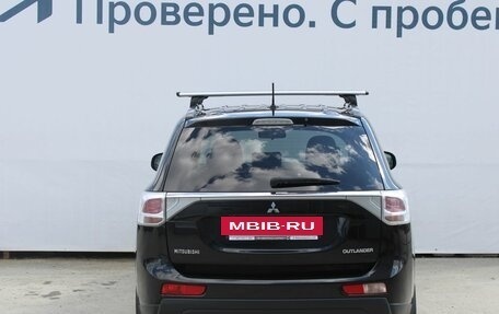 Mitsubishi Outlander III рестайлинг 3, 2013 год, 1 697 000 рублей, 6 фотография