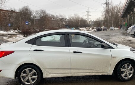 Hyundai Solaris II рестайлинг, 2016 год, 760 000 рублей, 3 фотография