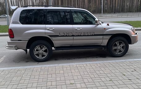 Toyota Land Cruiser 100 рестайлинг 2, 2003 год, 2 500 000 рублей, 3 фотография