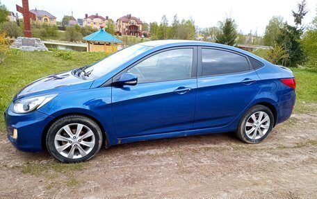 Hyundai Solaris II рестайлинг, 2011 год, 990 000 рублей, 4 фотография