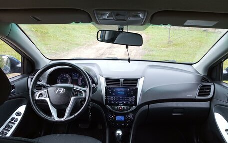 Hyundai Solaris II рестайлинг, 2011 год, 990 000 рублей, 7 фотография