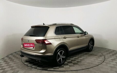 Volkswagen Tiguan II, 2017 год, 2 759 000 рублей, 5 фотография