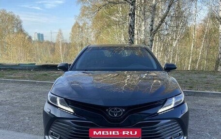 Toyota Camry, 2018 год, 2 750 000 рублей, 3 фотография