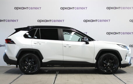 Toyota RAV4, 2021 год, 3 780 000 рублей, 5 фотография