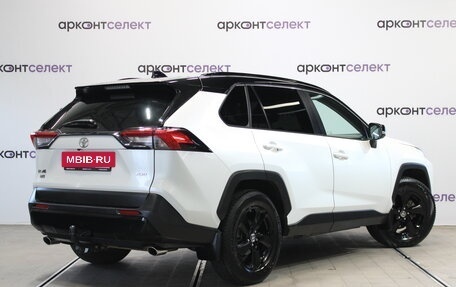 Toyota RAV4, 2021 год, 3 780 000 рублей, 2 фотография