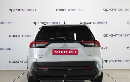 Toyota RAV4, 2021 год, 3 780 000 рублей, 8 фотография