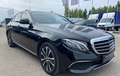 Mercedes-Benz E-Класс, 2019 год, 5 500 000 рублей, 8 фотография