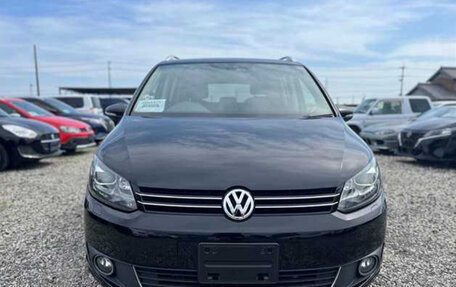 Volkswagen Touran III, 2013 год, 850 000 рублей, 2 фотография