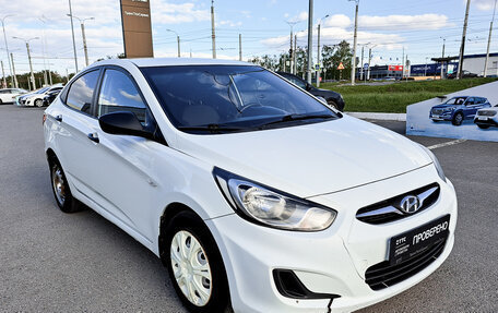 Hyundai Solaris II рестайлинг, 2013 год, 855 000 рублей, 3 фотография