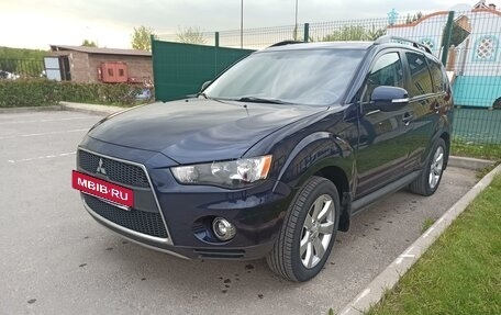 Mitsubishi Outlander III рестайлинг 3, 2012 год, 1 600 000 рублей, 3 фотография