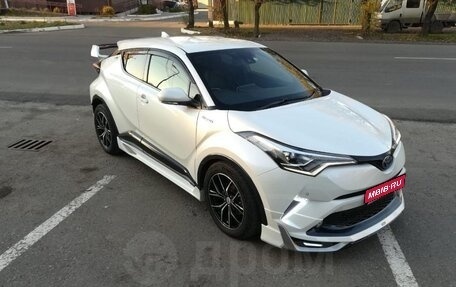 Toyota C-HR I рестайлинг, 2017 год, 2 300 000 рублей, 1 фотография