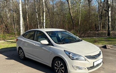 Hyundai Solaris II рестайлинг, 2015 год, 1 500 000 рублей, 1 фотография