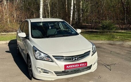 Hyundai Solaris II рестайлинг, 2015 год, 1 500 000 рублей, 21 фотография