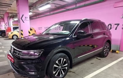 Volkswagen Tiguan II, 2019 год, 3 050 000 рублей, 1 фотография