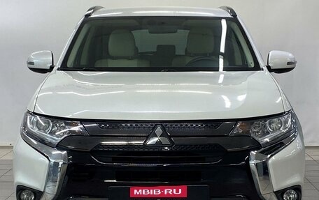 Mitsubishi Outlander III рестайлинг 3, 2021 год, 2 580 000 рублей, 2 фотография