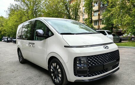 Hyundai Staria, 2024 год, 8 300 000 рублей, 2 фотография