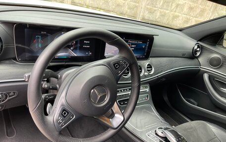 Mercedes-Benz E-Класс, 2017 год, 3 900 000 рублей, 10 фотография