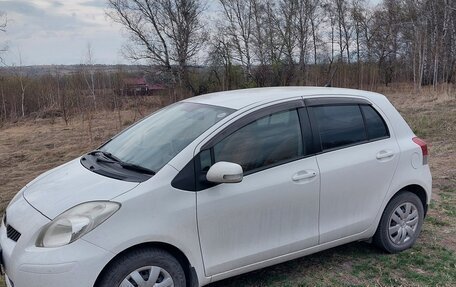 Toyota Vitz, 2010 год, 700 000 рублей, 3 фотография