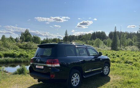 Toyota Land Cruiser 200, 2019 год, 11 300 000 рублей, 4 фотография