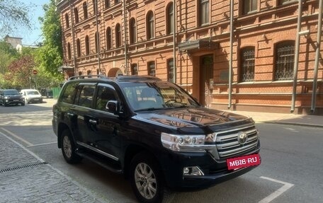 Toyota Land Cruiser 200, 2019 год, 11 300 000 рублей, 2 фотография