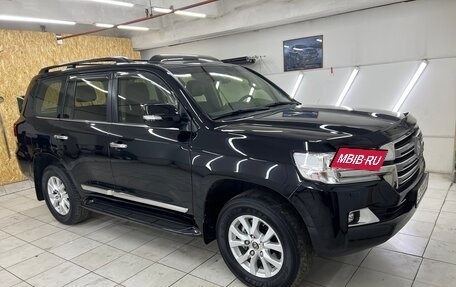 Toyota Land Cruiser 200, 2019 год, 11 300 000 рублей, 3 фотография