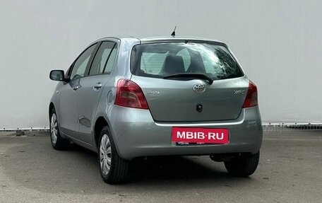 Toyota Yaris III рестайлинг, 2008 год, 745 000 рублей, 9 фотография