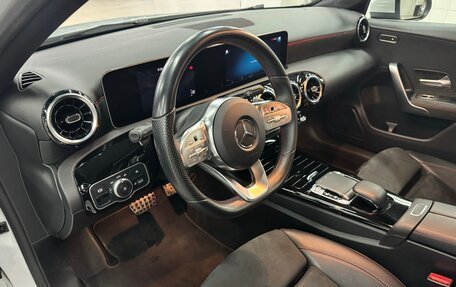 Mercedes-Benz A-Класс, 2019 год, 3 120 000 рублей, 11 фотография