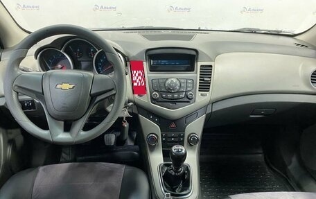 Chevrolet Cruze II, 2010 год, 740 000 рублей, 9 фотография